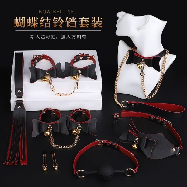 여 sm 소품으로 장난치는 지옥의 스케일이 큰 장난감 묶기 여친 수갑줄 가르치기