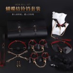 여 sm 소품으로 장난치는 지옥의 스케일이 큰 장난감 묶기 여친 수갑줄 가르치기